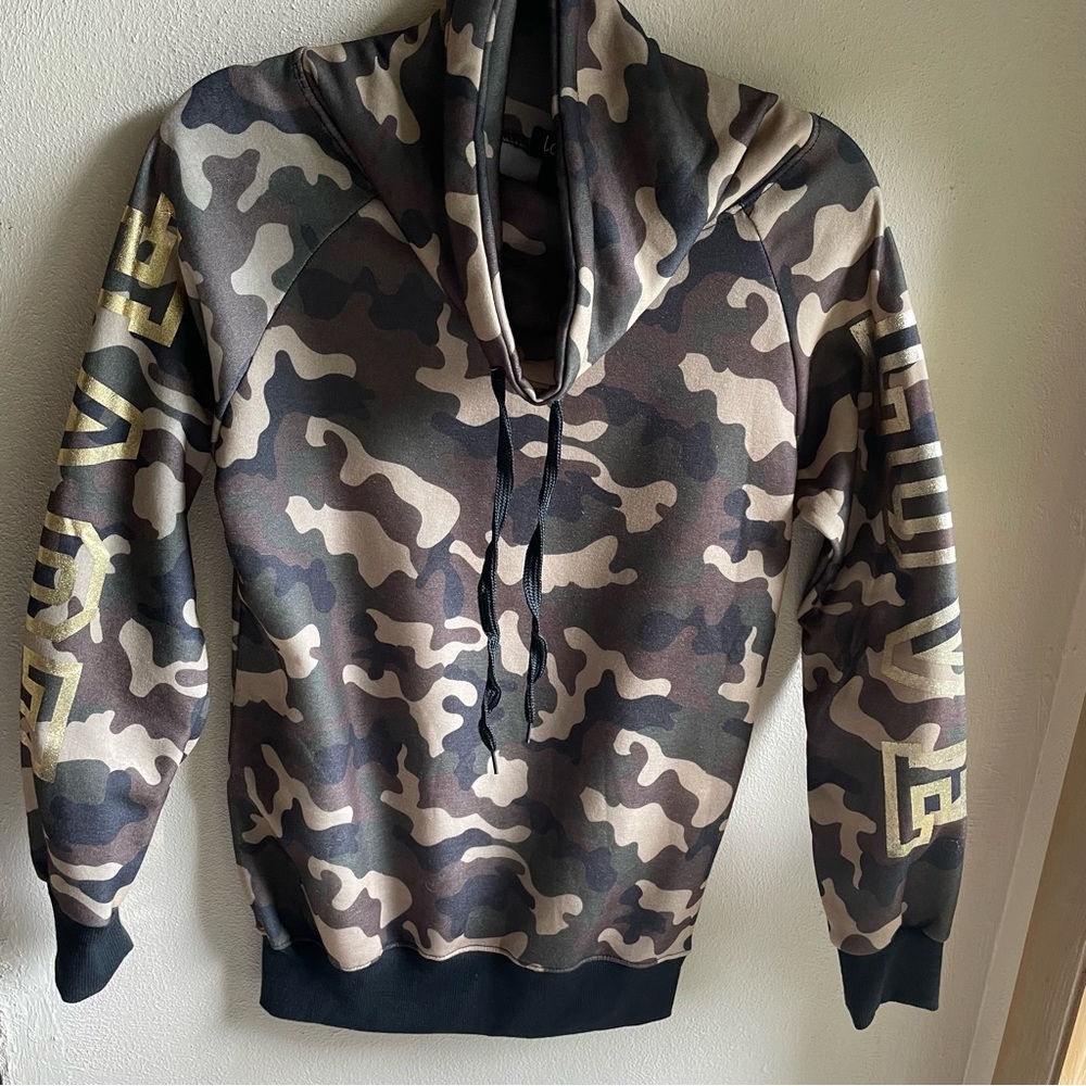 Camouflage Cowl Neck Drawstring Sweatshirt. Gold LOVE Spell-out on Sleeve. M - Picture 11 of 14